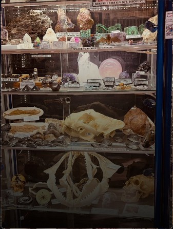 Souvenirs & Gifts